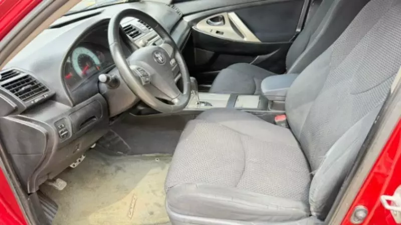 Toyota Camry - 2010