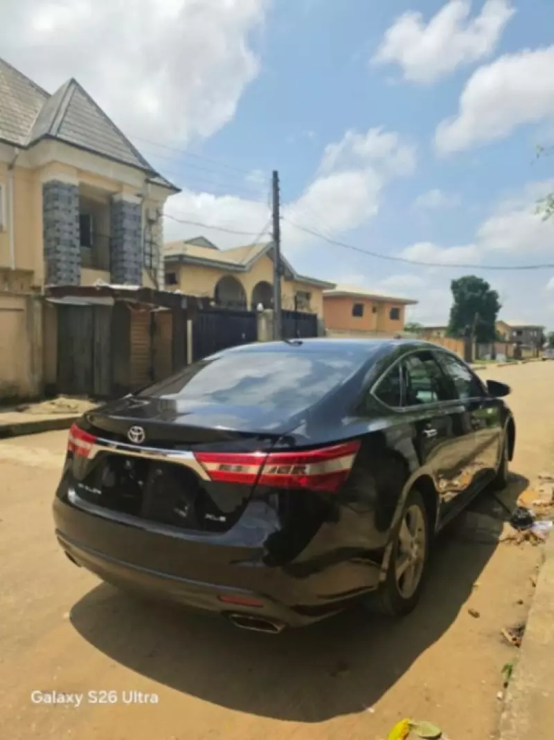 TOYOTA Avalon - 2015