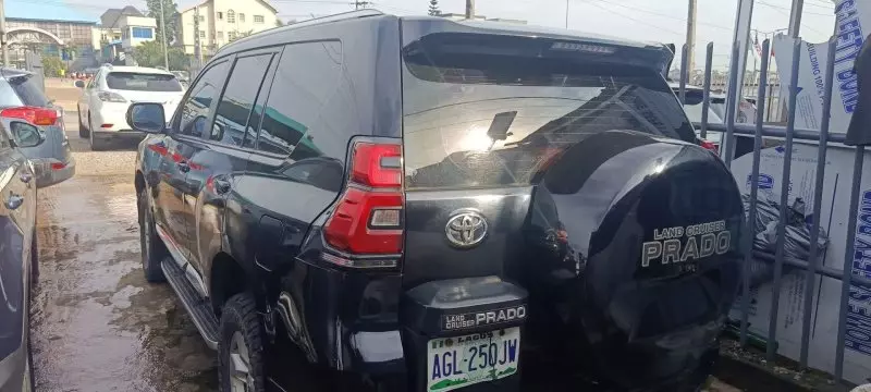 TOYOTA Prado   - 2013