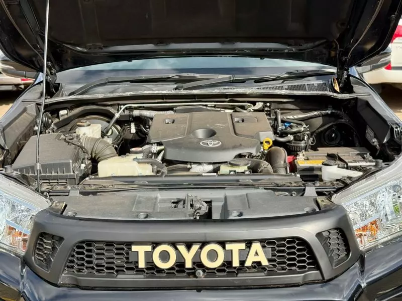 Toyota Hilux   - 2018
