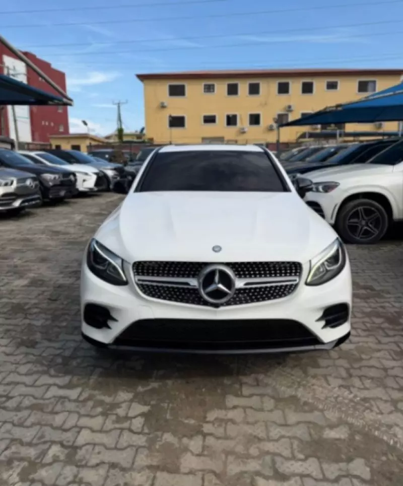 Mercedes-Benz GLC 300 - 2018