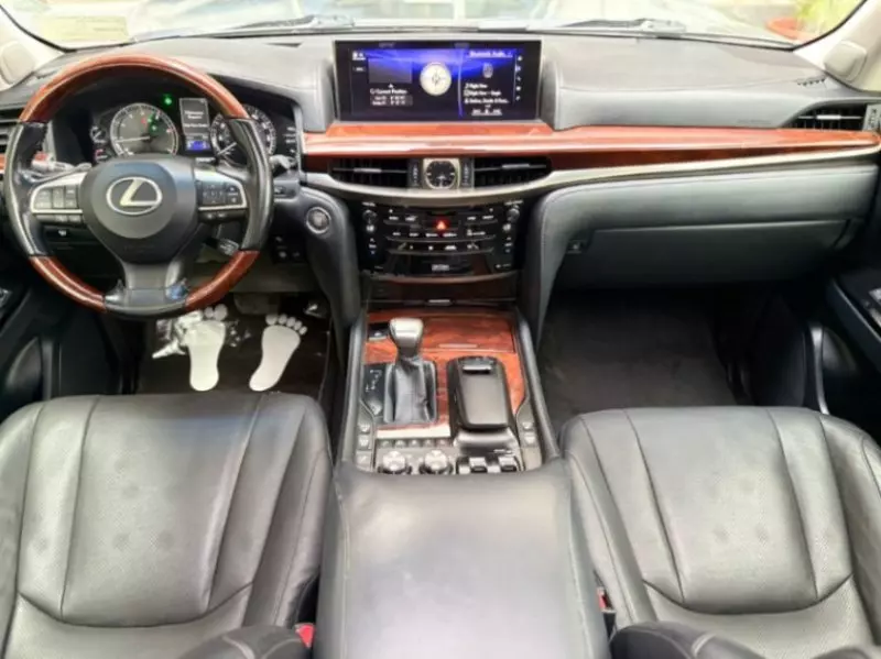 Lexus LX 570 - 2016