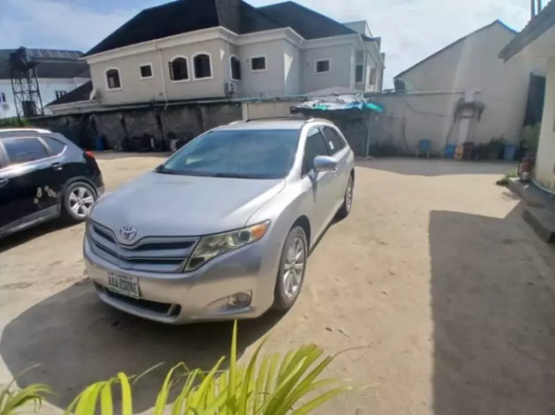 TOYOTA Venza   - 2010