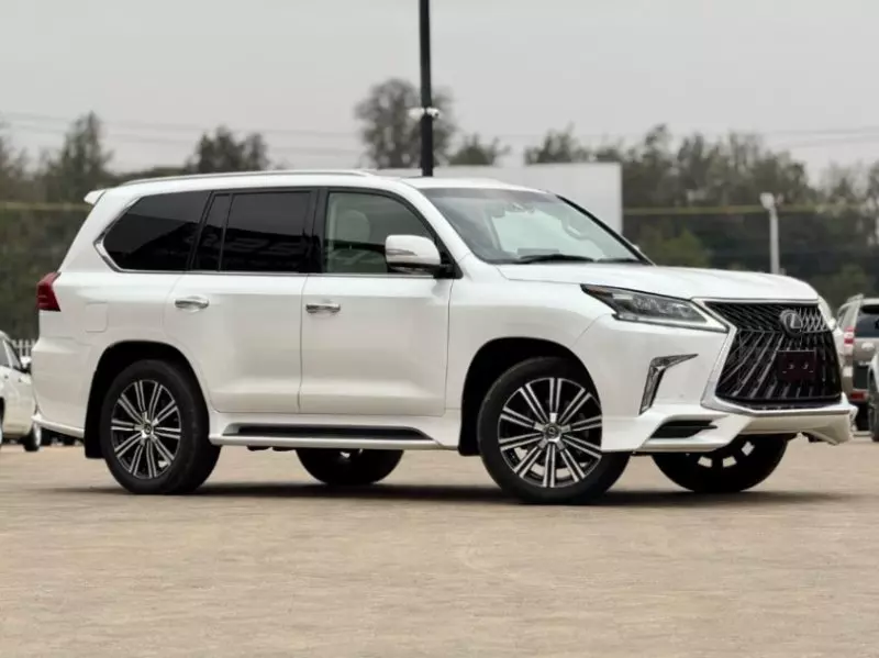 Lexus LX 570   - 2018