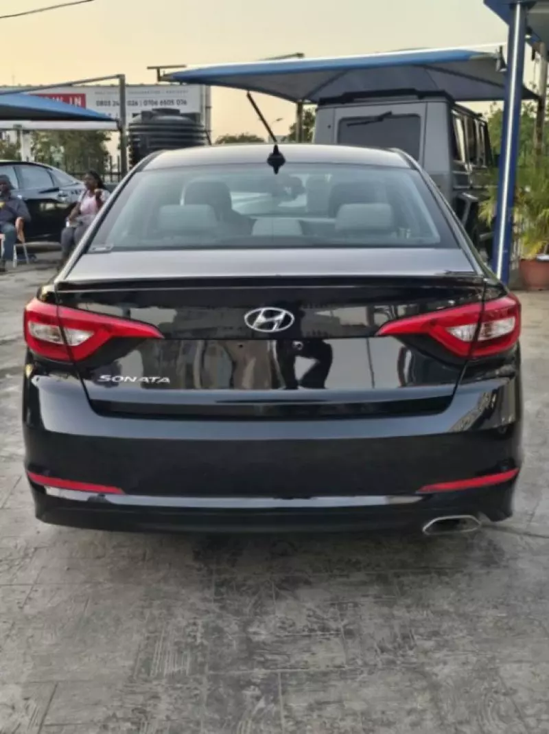 Hyundai Sonata   - 2014