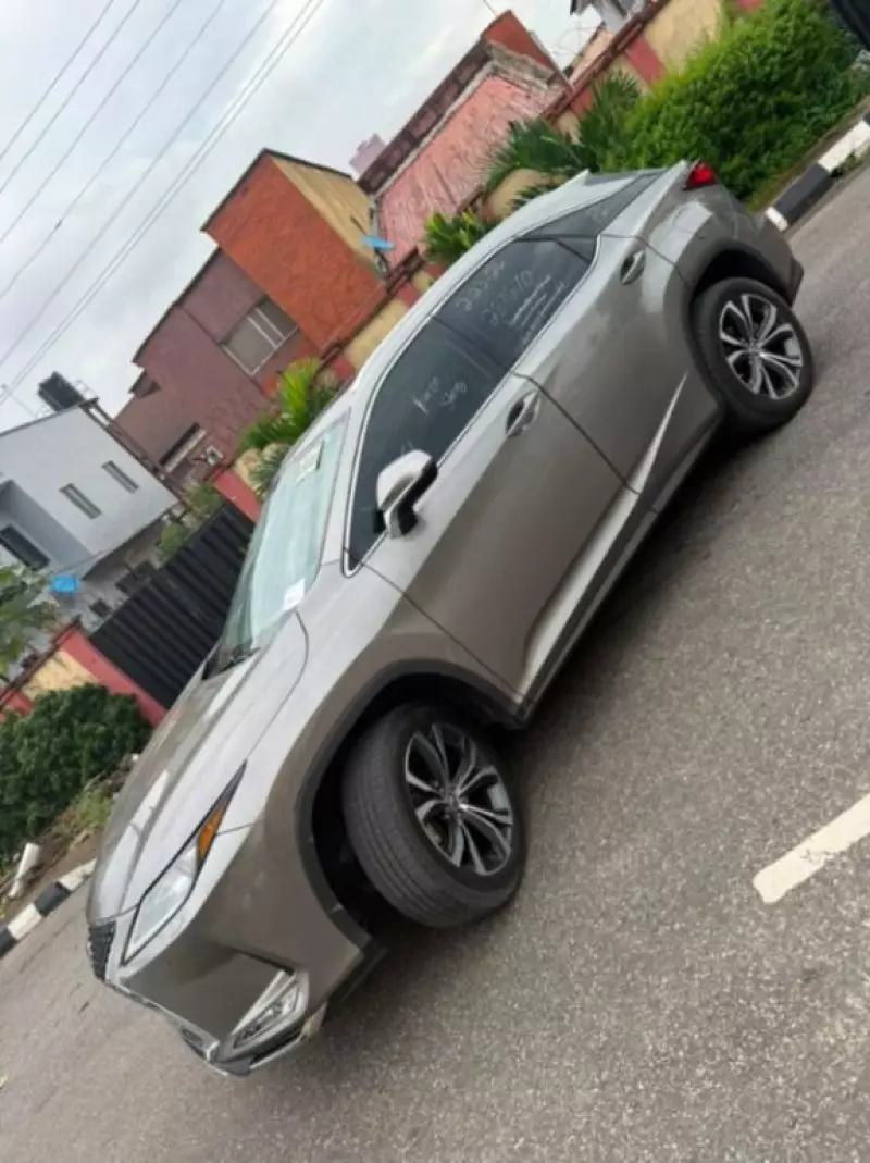 Lexus RX   - 2021