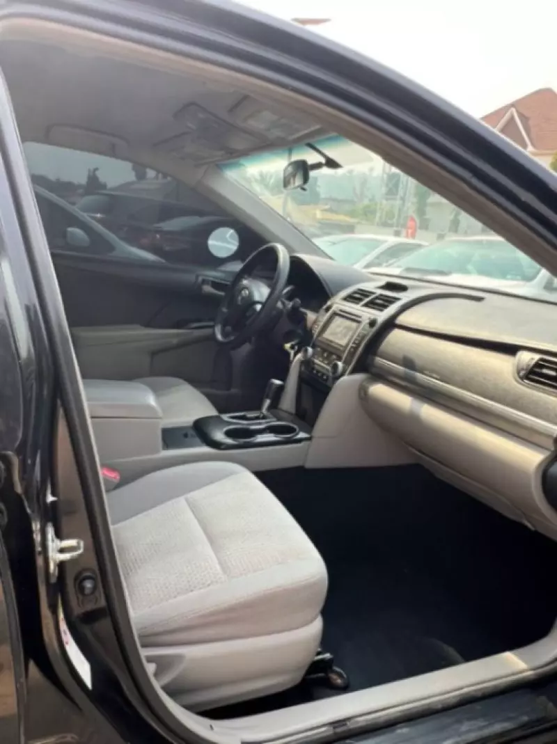 Toyota Camry   - 2013