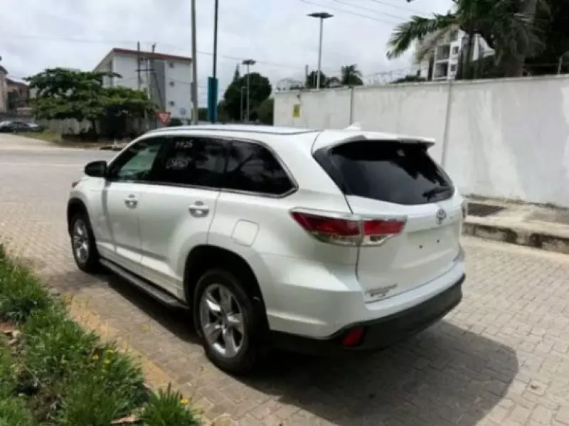 TOYOTA Highlander   - 2015