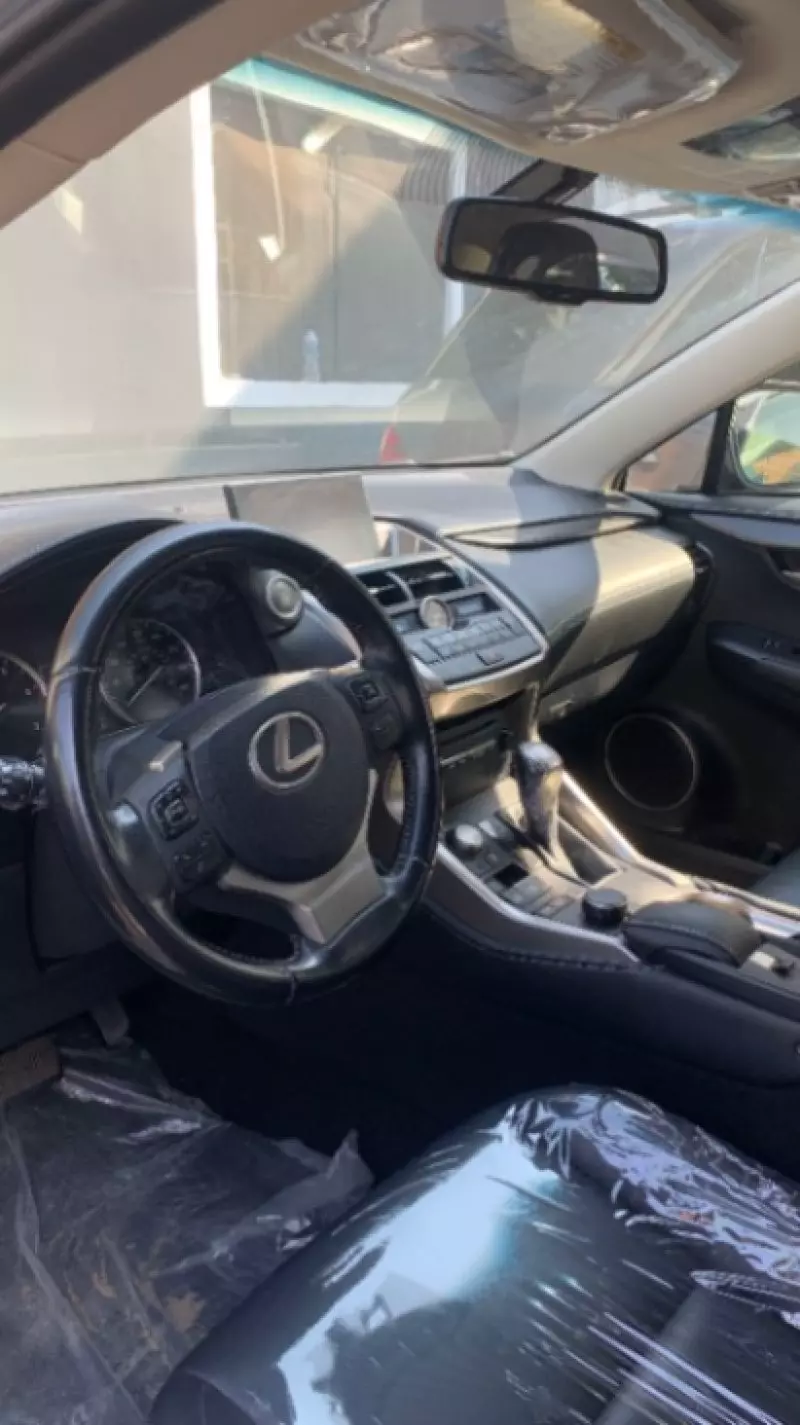 Lexus NX   - 2017
