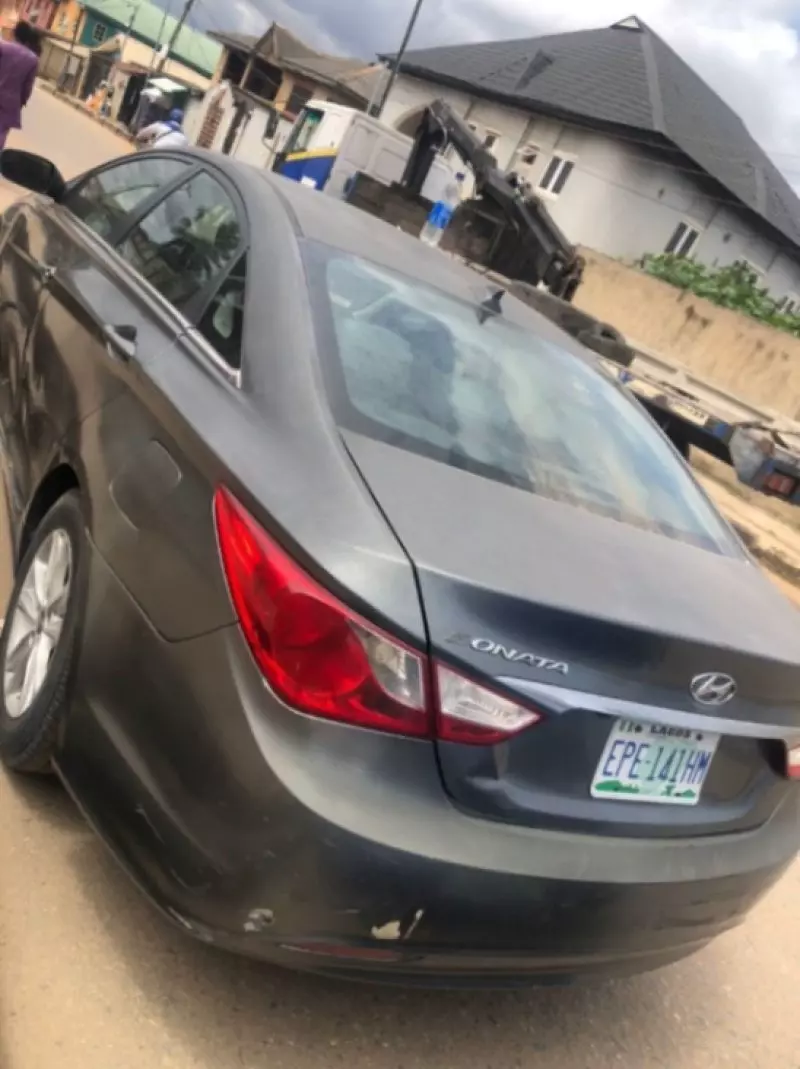 Hyundai Sonata   - 2013