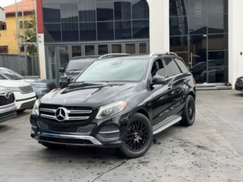 Mercedes-Benz GLE-Class   - 2017