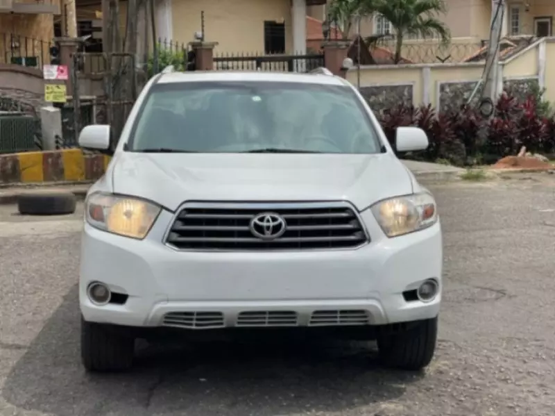 TOYOTA Highlander   - 2011