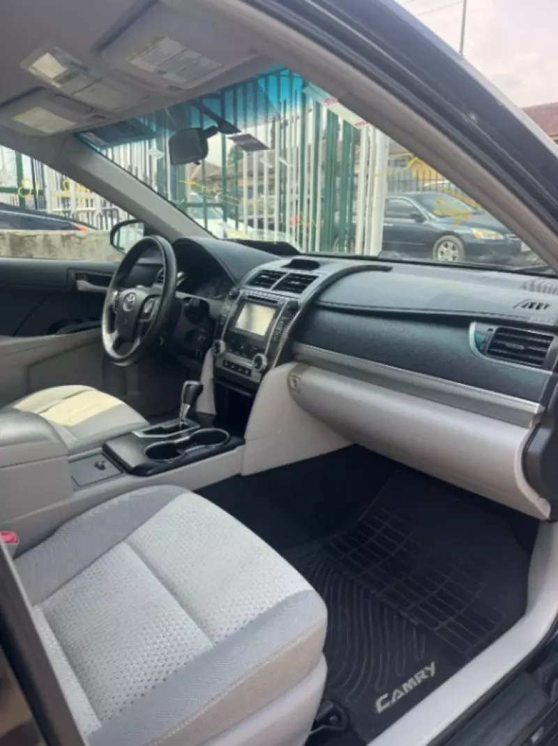 Toyota Camry   - 2014
