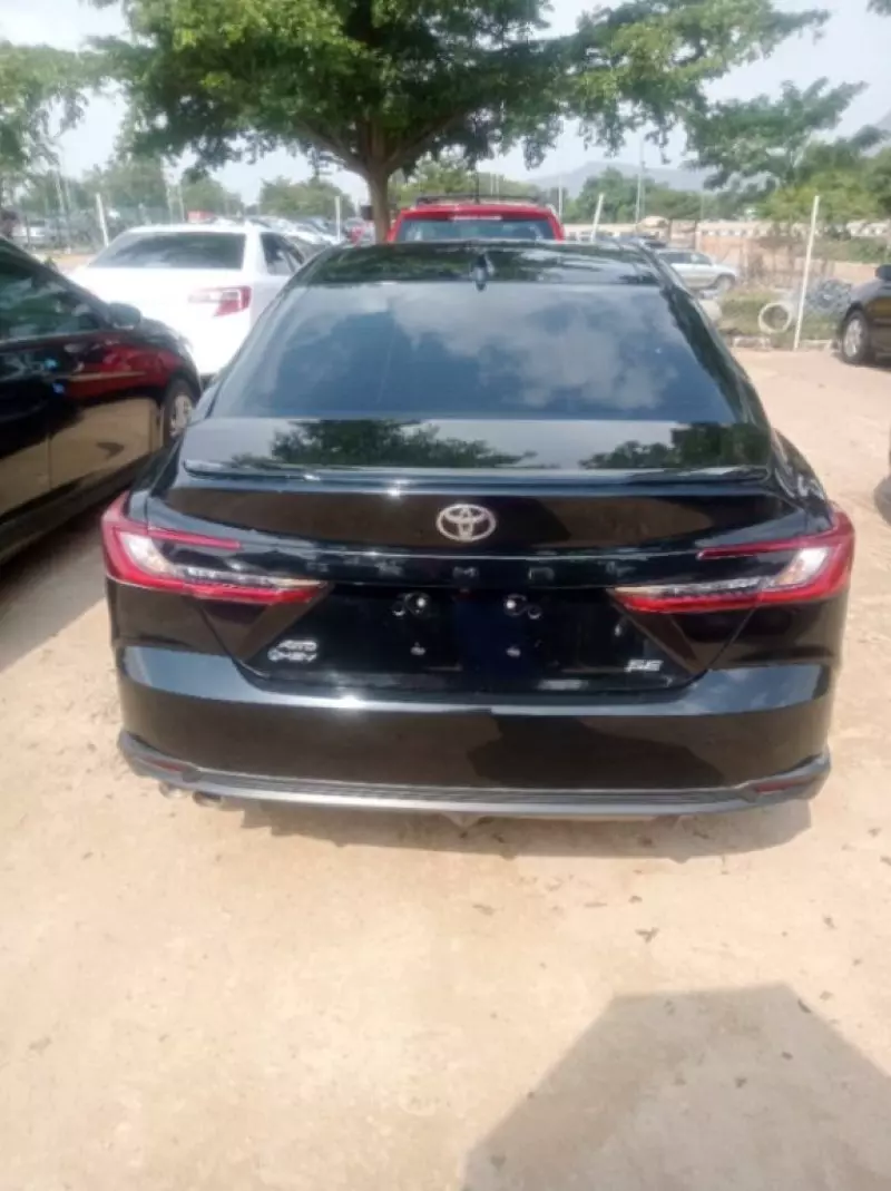 TOYOTA Camry   - 2025