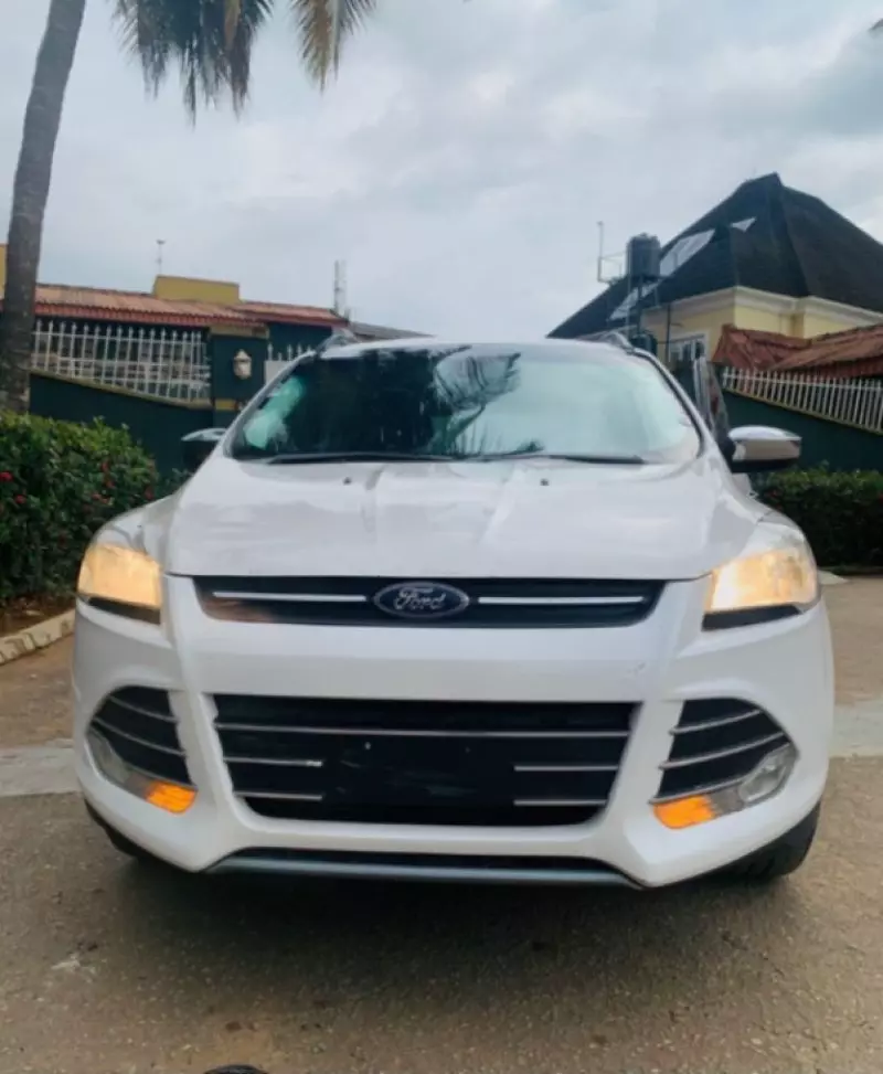 Ford Escape   - 2016