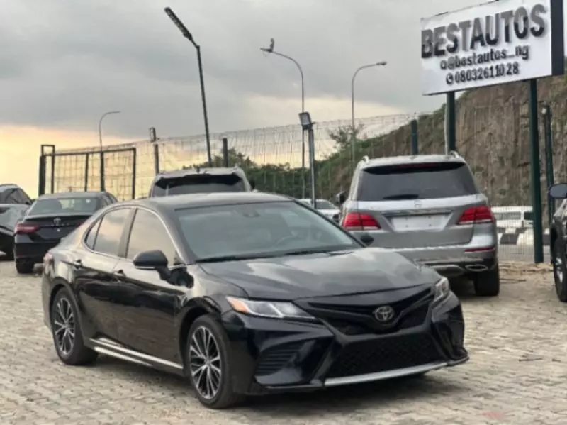 TOYOTA Camry   - 2019