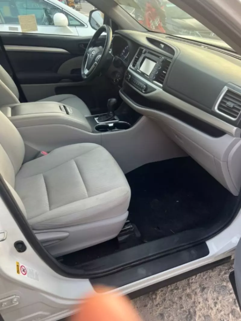Toyota Highlander   - 2017
