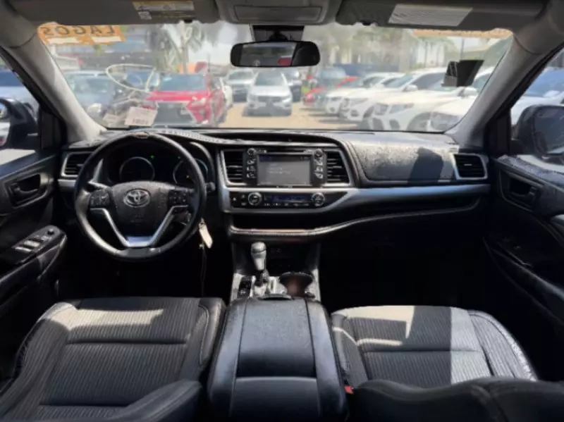 Toyota Highlander   - 2018