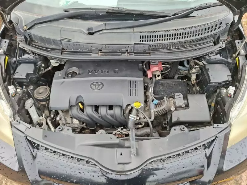 Toyota Ist    - 2012