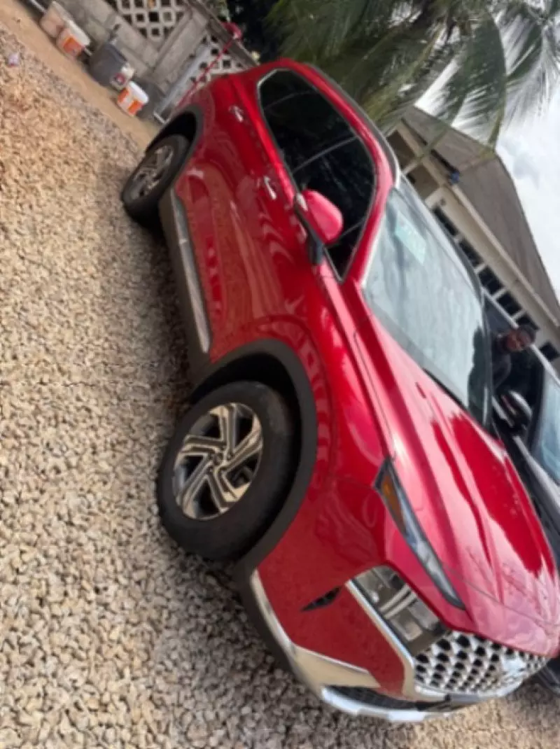 Hyundai Santa Fe   - 2023