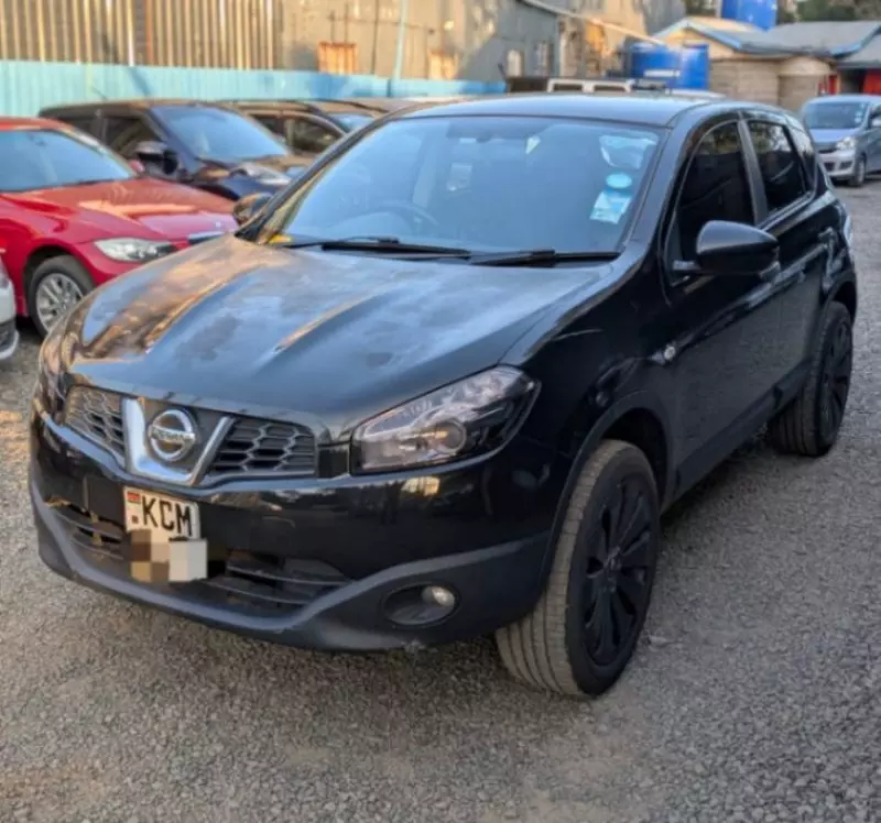 Nissan Qashqai   - 2010