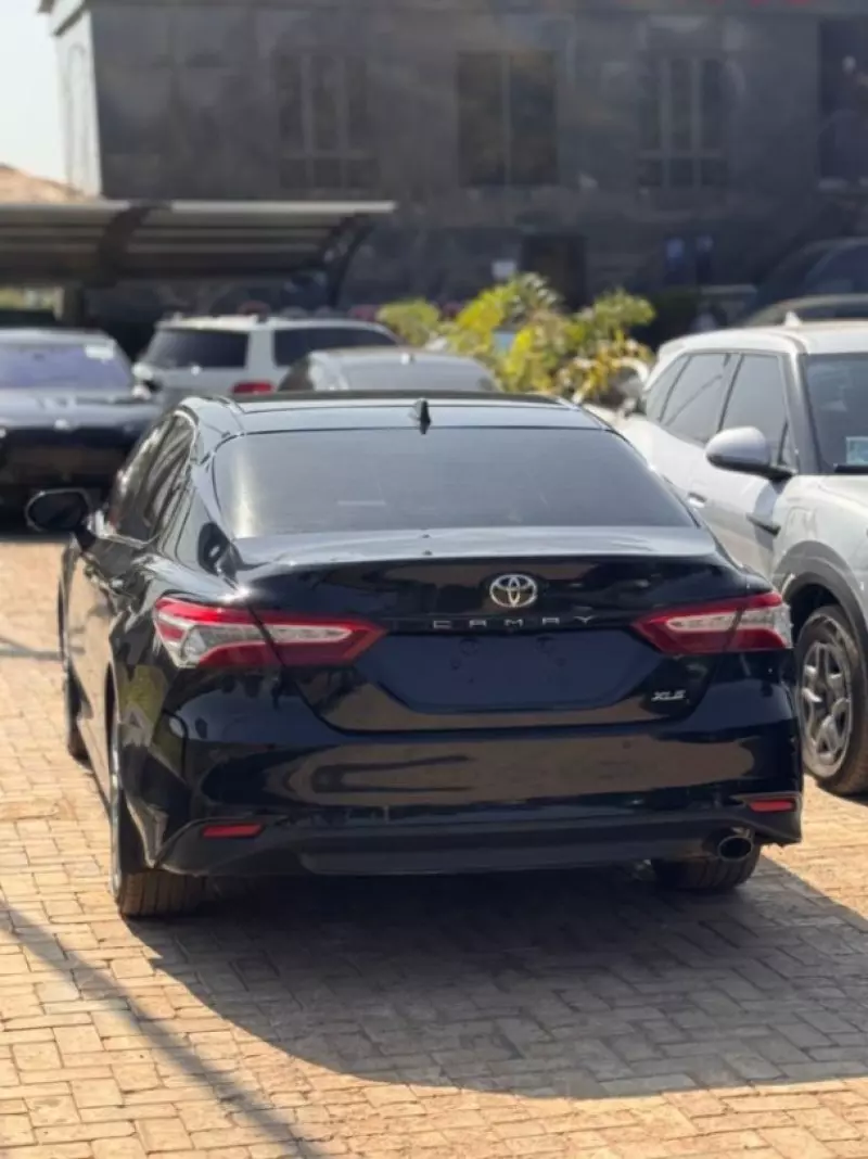 Toyota Camry - 2018