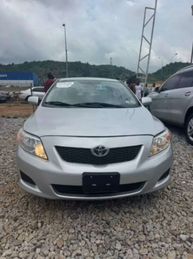 TOYOTA Corolla   - 2009