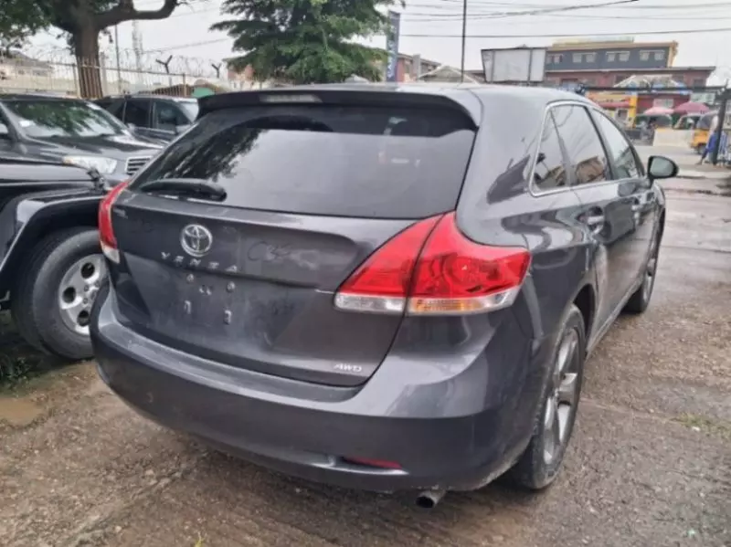 Toyota Venza   - 2010