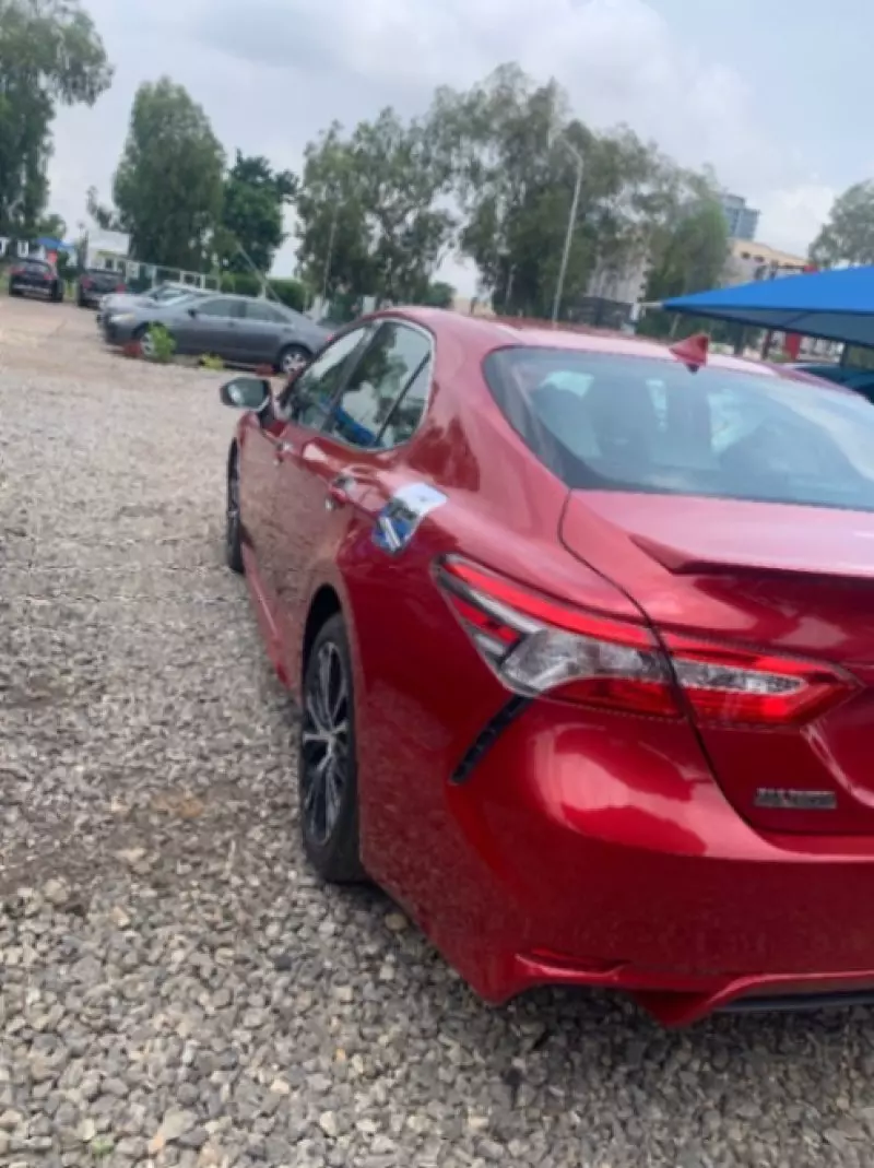 Toyota Camry - 2019