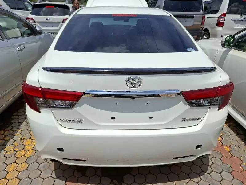 Toyota Mark X   - 2016