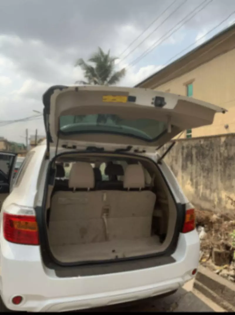 Toyota Highlander   - 2009