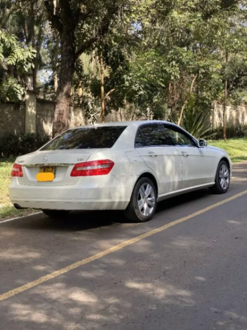 Mercedes-Benz E 250   - 2010