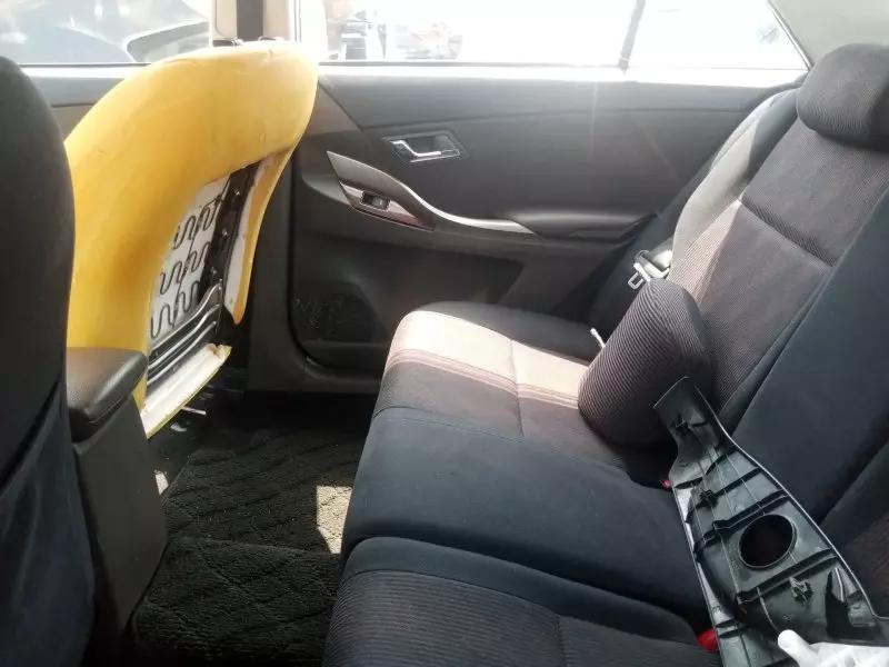 Toyota Premio    - 2012