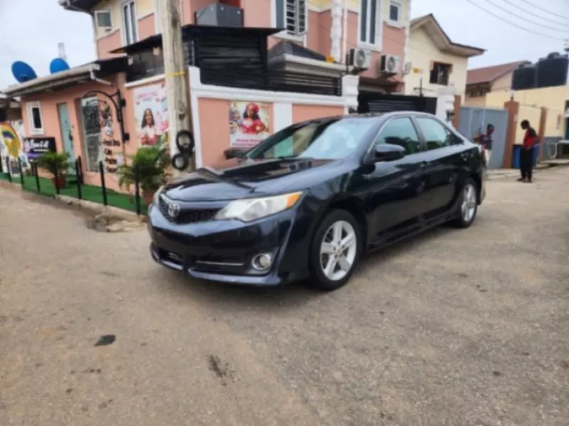 TOYOTA Camry   - 2012