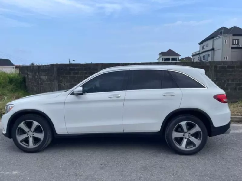 Mercedes-Benz GLA-Class   - 2017