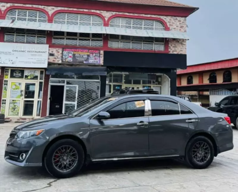 TOYOTA Camry   - 2013