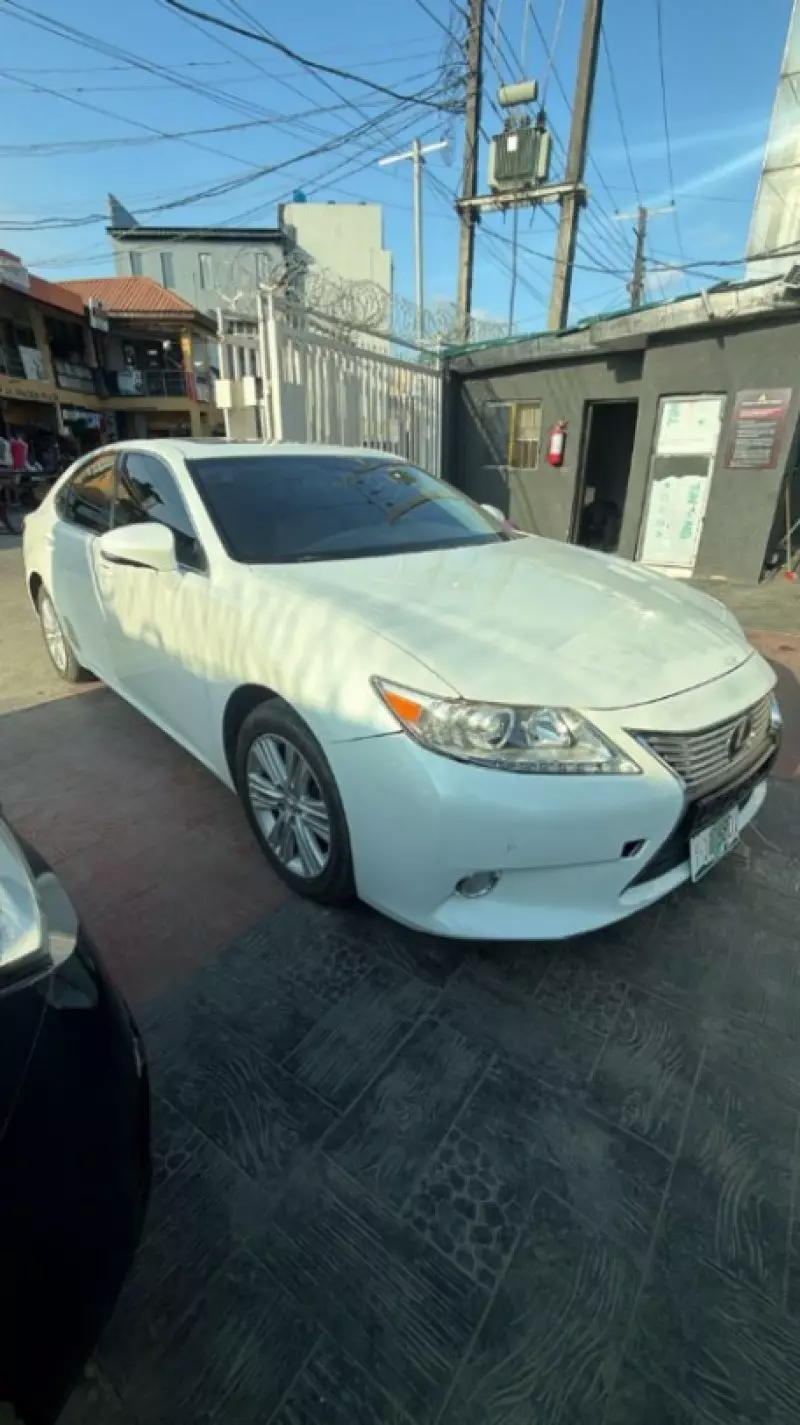 Lexus ES - 2013