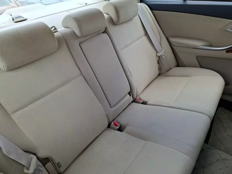 Toyota Premio    - 2012