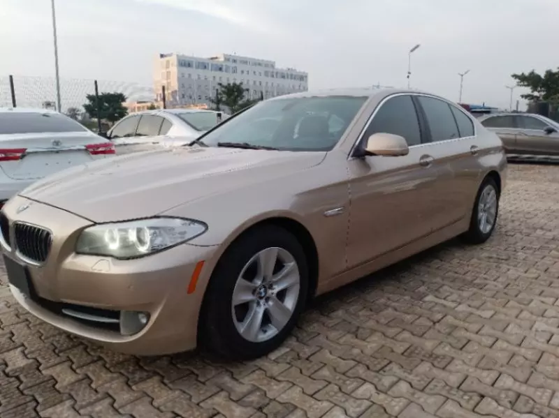 BMW 528i   - 2013
