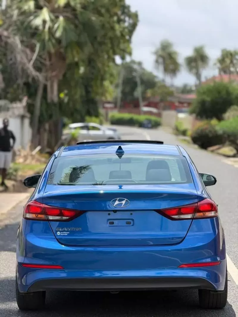 Hyundai Elantra   - 2018