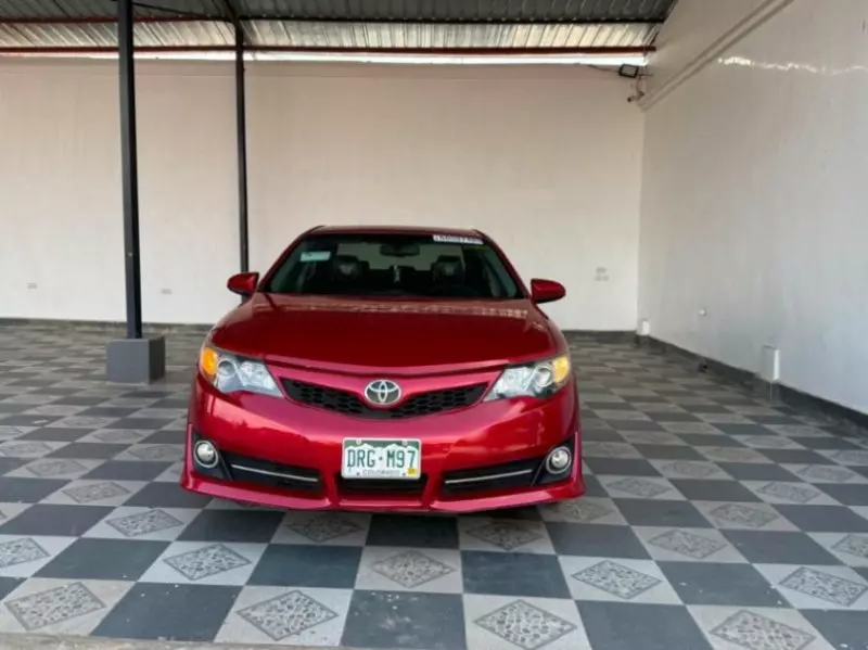 TOYOTA Camry - 2012