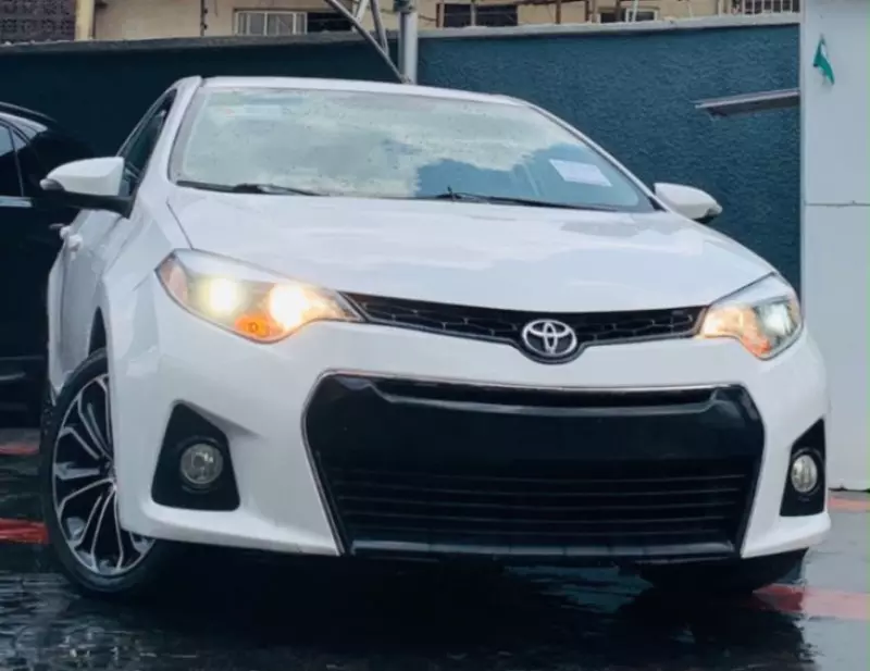 TOYOTA Corolla - 2014