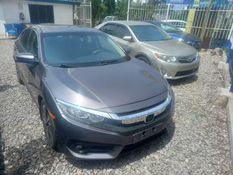 Honda Civic   - 2016