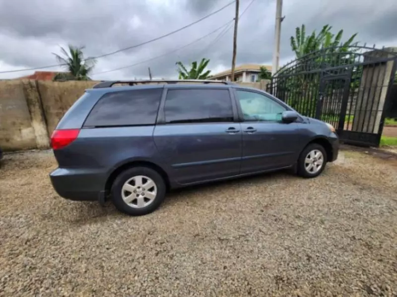 Toyota Sienna   - 2008