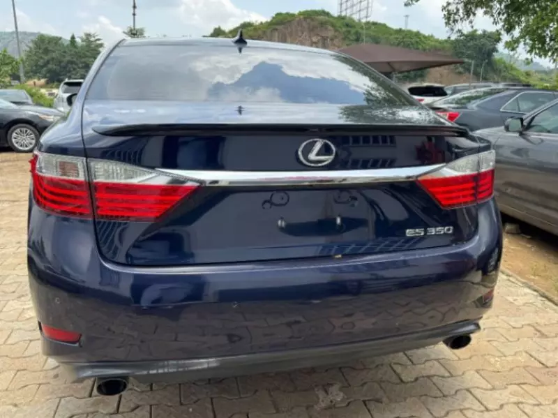 Lexus ES - 2013