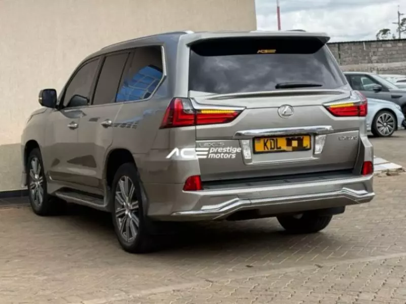 Lexus LX 570   - 2017