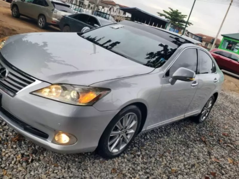 Lexus ES 350   - 2011
