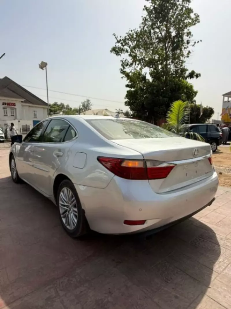 Lexus ES - 2013