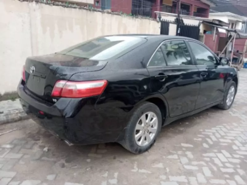 Toyota Camry   - 2009