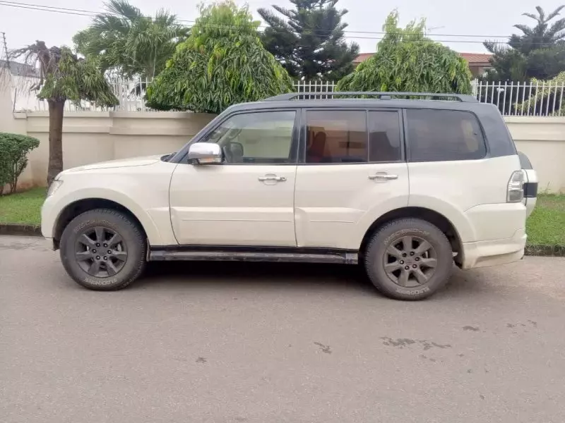 Mitsubishi Pajero   - 2016
